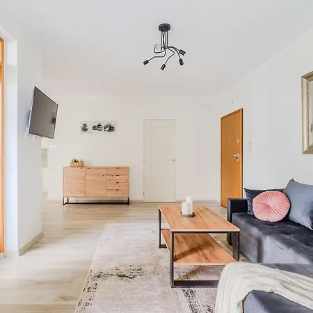 Zygmunta Slominskiego 5 - P&o * Warschau